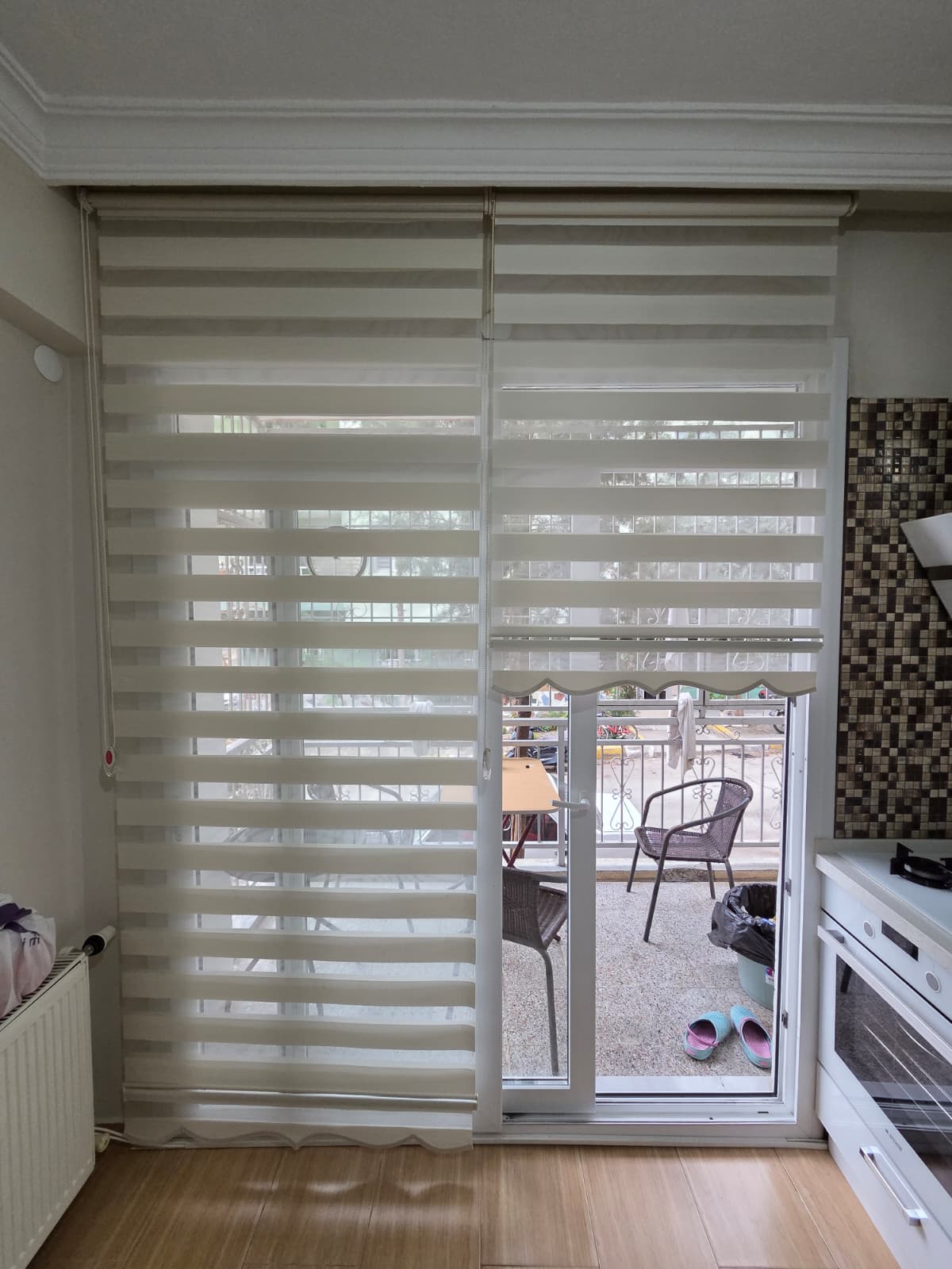 Mutfak Balkon Kapısı İkili Zebra Perde Temizliği & Montajı