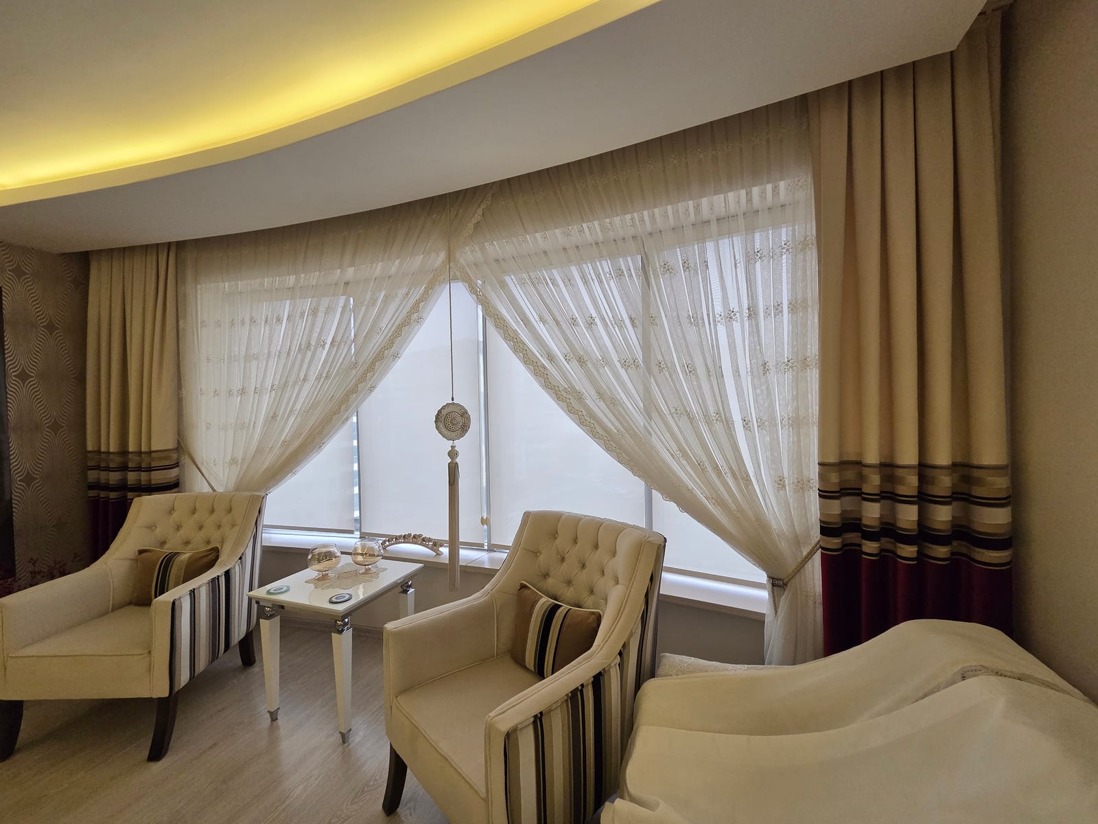 Salon Fon Tül ve Stor temizliği . Mutfak Tül stor temizliği